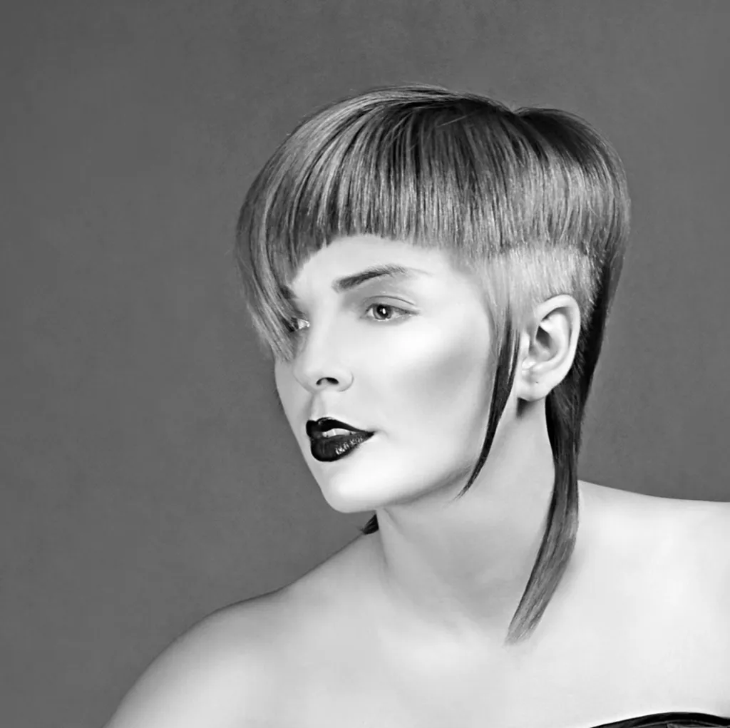 Balayage a ledová blond – kreativní barvení vlasů Olomouc